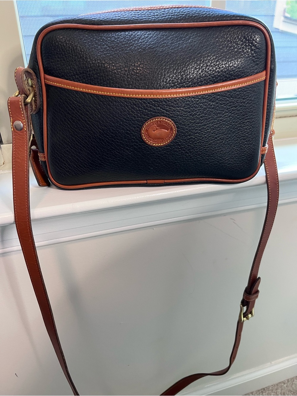 Vintage Dooney & Bourke AWL Camera Bag Crossbody Black Tan R217 BL Made in USA